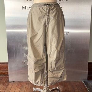 🆕 Nike ACG Women’s Green/Khaki Cropped Pants